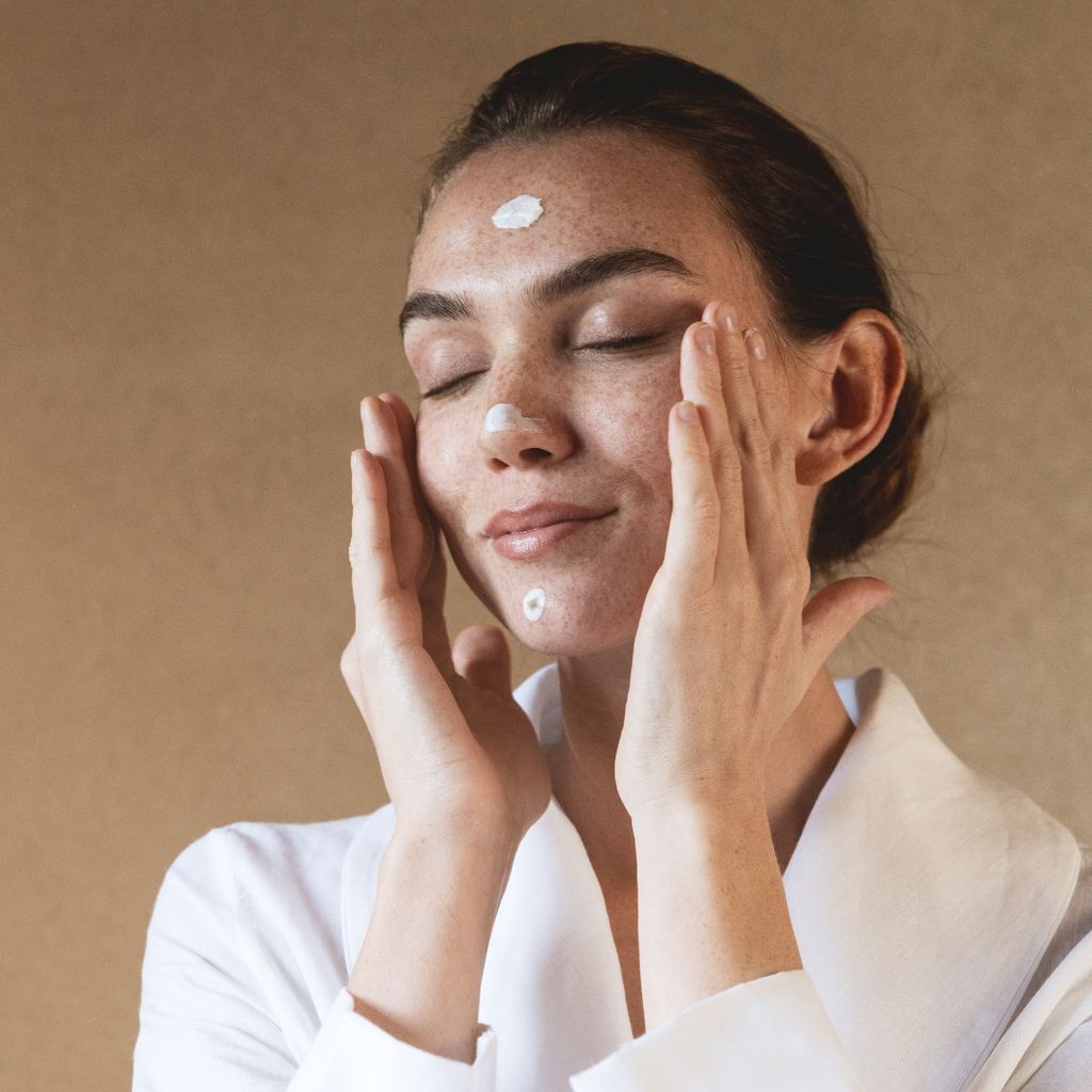 Plumping Moisturiser - Image 2