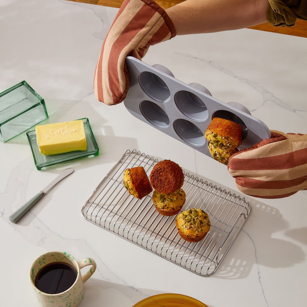 6 Cup Muffin Pan Navy - Image 3
