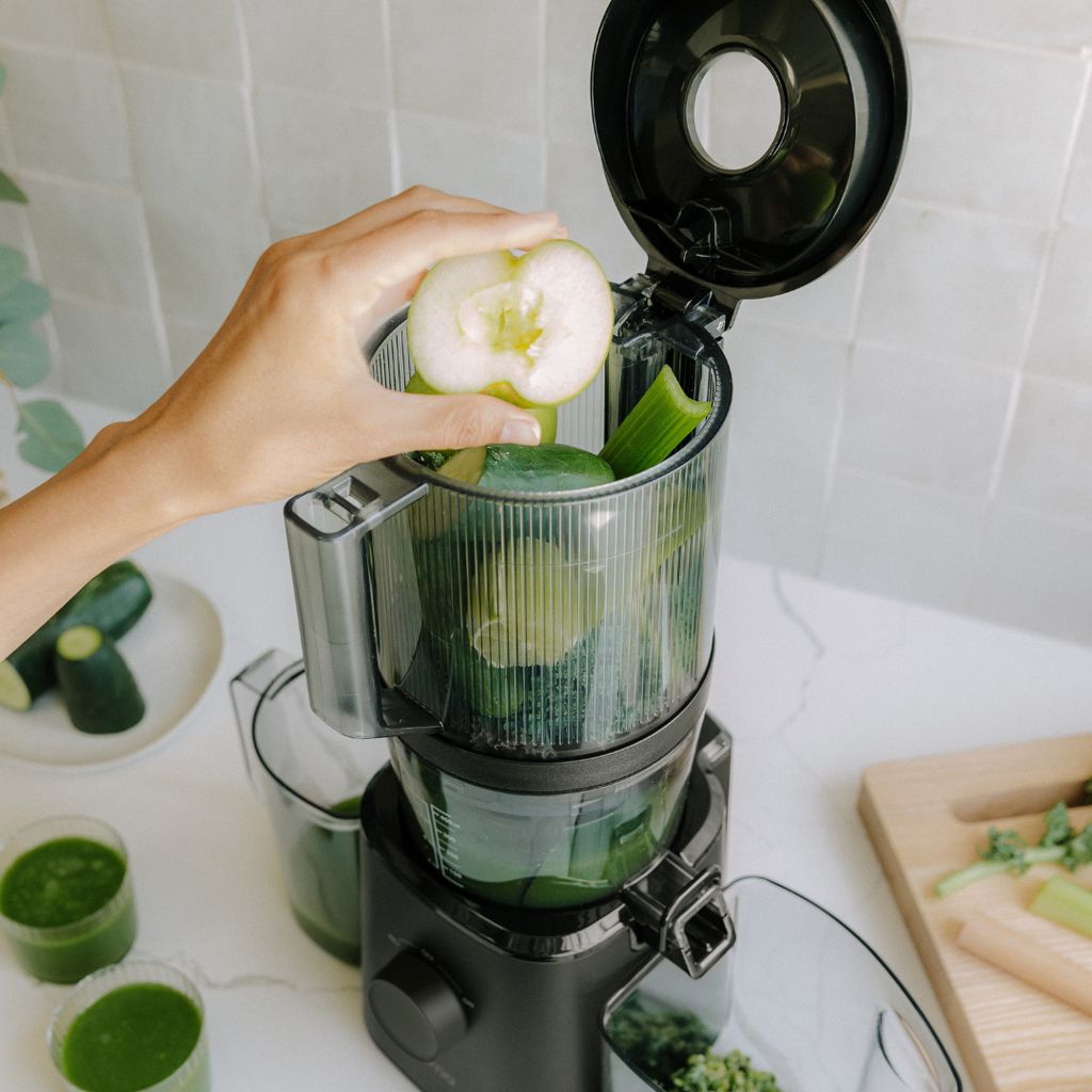 J2 Cold Press Juicer - Black - Image 3