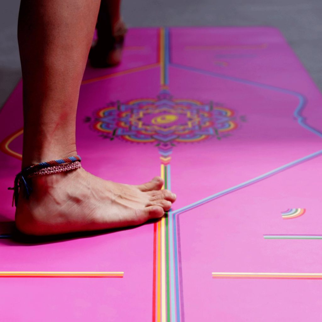 Liforme Rainbow Yoga Mat - Grateful Pink - Image 3