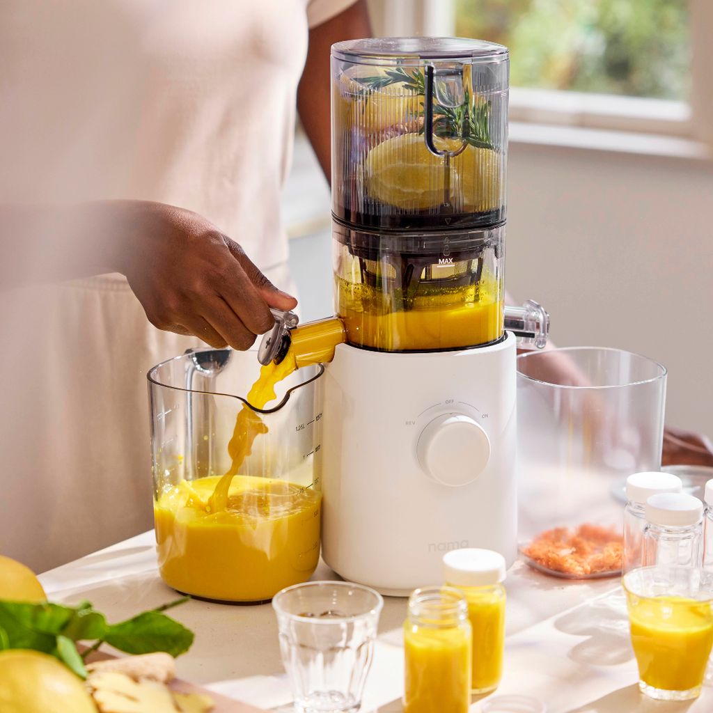 J3 Cold Press Juicer - White - Image 4