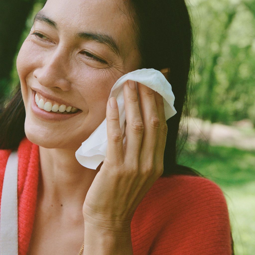 4-in-1 Essential Face Wipes - Image 6